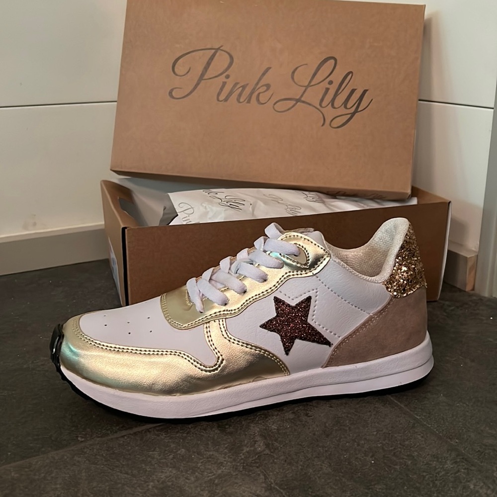 Gold glitter star sneaker